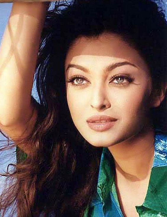 She gave back to back blockbusters including Hum Dil De Chuke Sanam, Devdas and many more. 