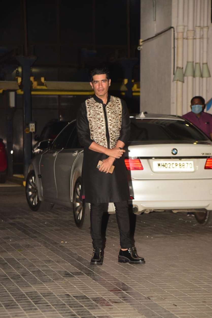 Fashion designer Manish Malhotra was also present at the bash and looked stylish as always in his black kurta and pajama set.